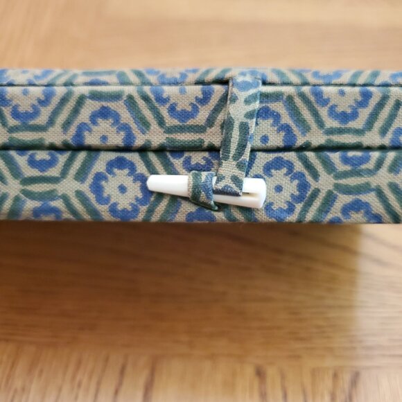 Vintage Chinese Cloisonné Enamel Gilt Inlay Chopsticks (4 pair) w/ Original Box - Picture 6 of 6